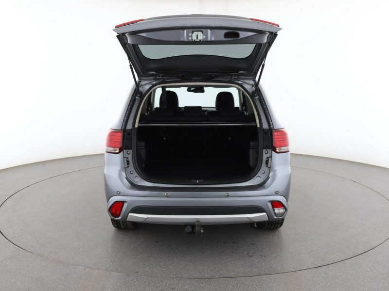 Mitsubishi Outlander PHEV automat 4x4 navi kamera grzane fotele hak tempomat III (2012-)