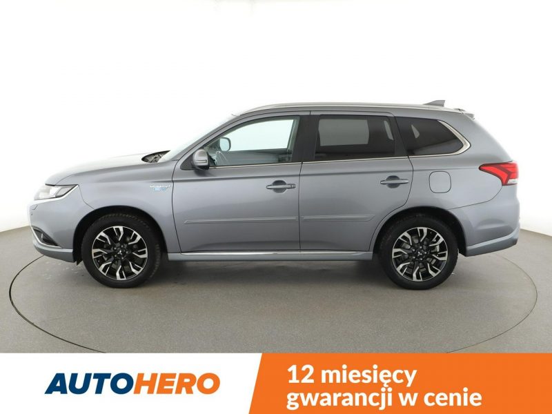 Mitsubishi Outlander PHEV automat 4x4 navi kamera grzane fotele hak tempomat III (2012-)
