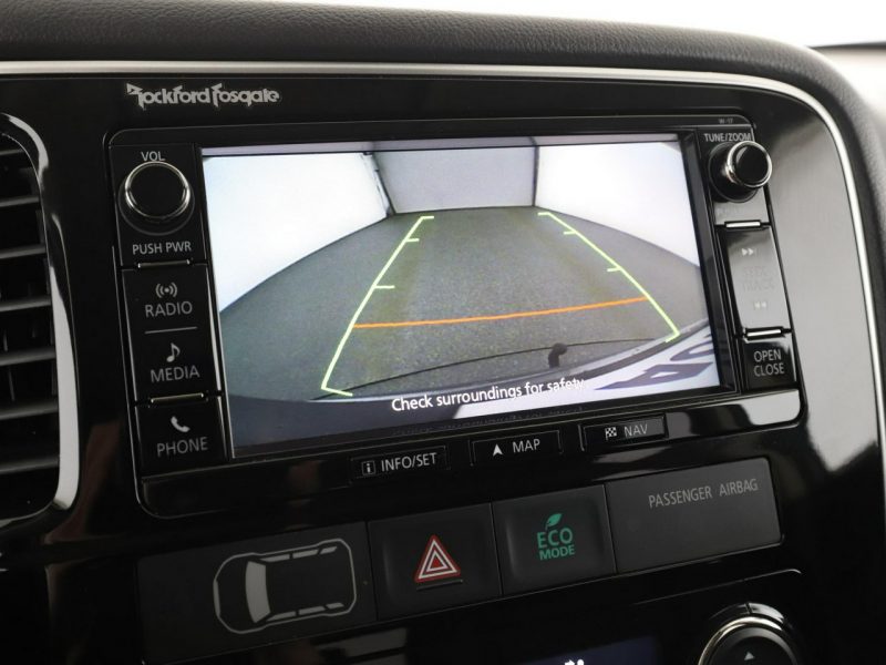 Mitsubishi Outlander PHEV automat 4x4 navi kamera grzane fotele hak tempomat III (2012-)
