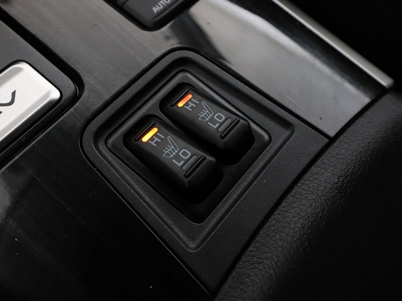 Mitsubishi Outlander PHEV automat 4x4 navi kamera grzane fotele hak tempomat III (2012-)