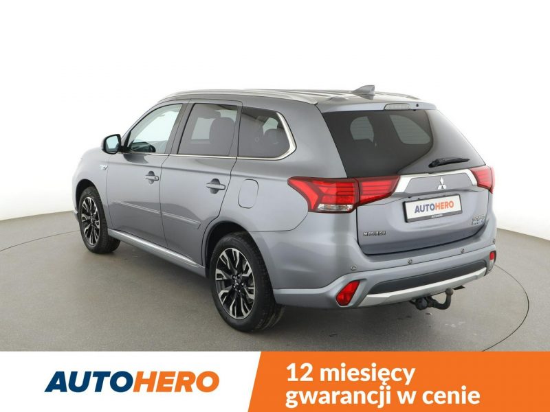 Mitsubishi Outlander PHEV automat 4x4 navi kamera grzane fotele hak tempomat III (2012-)