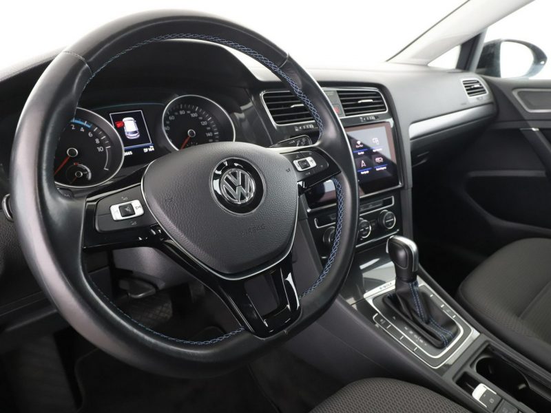 Volkswagen Golf FV23% full LED navi klima auto czujniki parkowania VII (2012-)