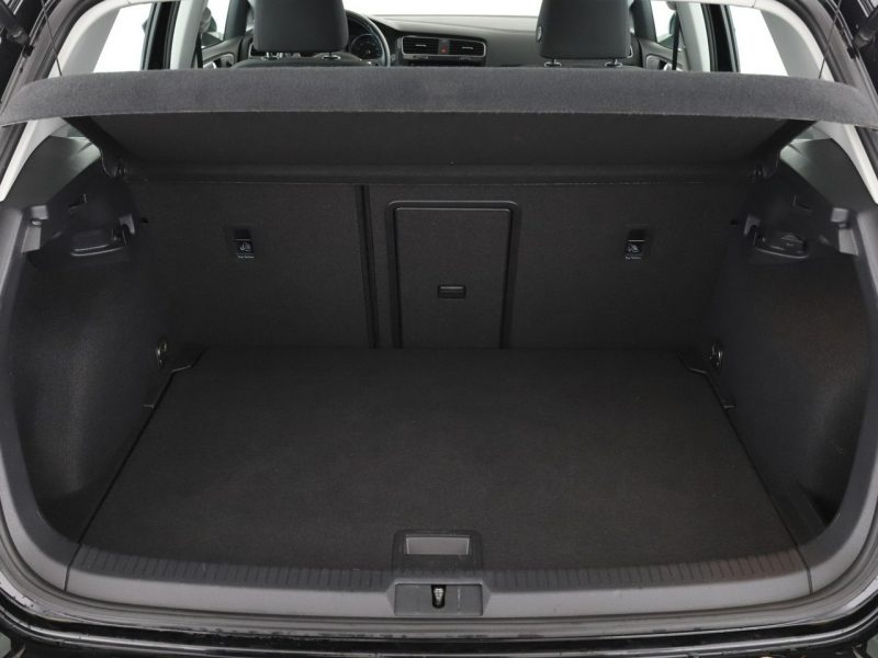 Volkswagen Golf FV23% full LED navi klima auto czujniki parkowania VII (2012-)