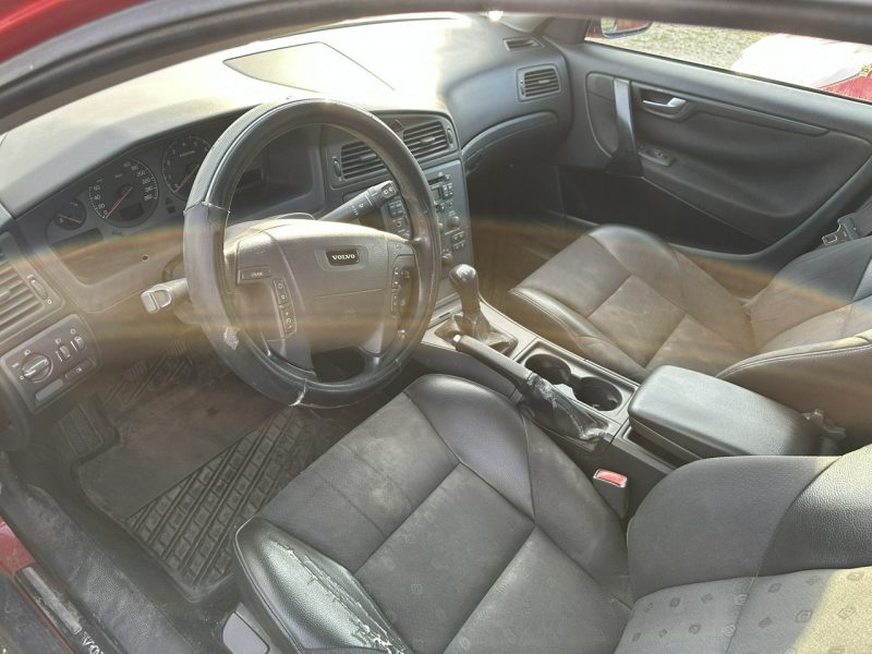 Volvo V70 Niezawodna benzyna, klimatronik, hak, tempomat, pół skóry II (1999-2007)