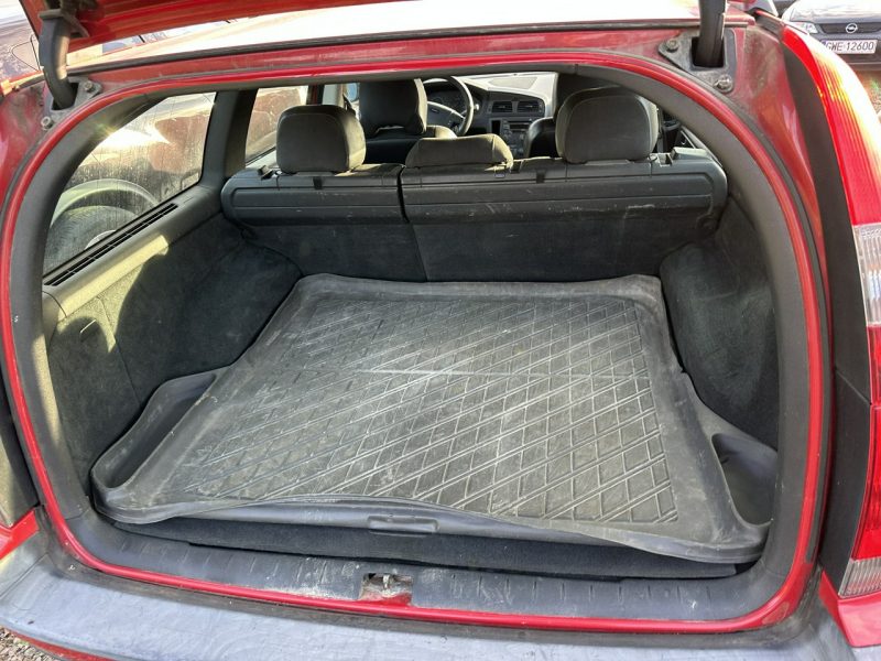 Volvo V70 Niezawodna benzyna, klimatronik, hak, tempomat, pół skóry II (1999-2007)