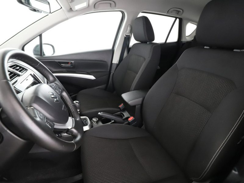 Suzuki SX4 S-Cross 4X4 Navi Klimatyzacja Podgrzewane fotele Kamera cofania Bluetooth