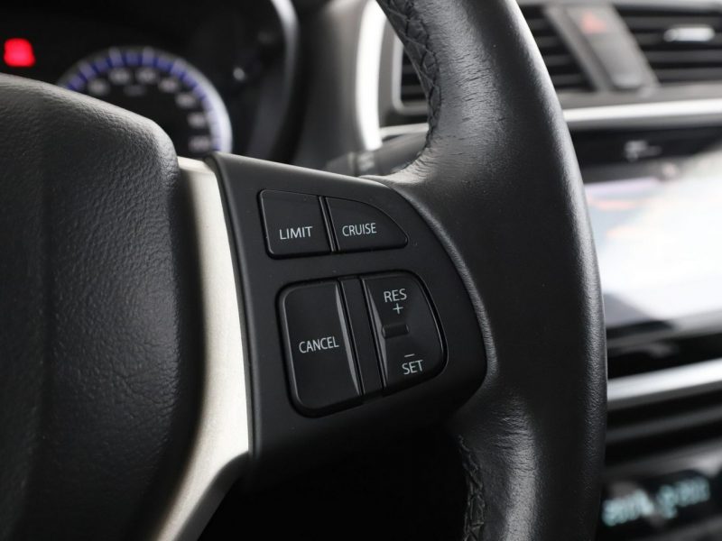 Suzuki SX4 S-Cross 4X4 Navi Klimatyzacja Podgrzewane fotele Kamera cofania Bluetooth