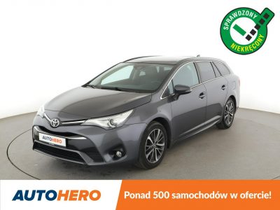 Toyota Avensis Executive automat skóra panorama navi grzane fotele tempomat hak LED k III (2009-)