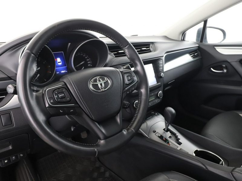 Toyota Avensis Executive automat skóra panorama navi grzane fotele tempomat hak LED k III (2009-)