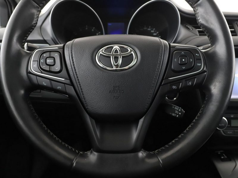 Toyota Avensis Executive automat skóra panorama navi grzane fotele tempomat hak LED k III (2009-)