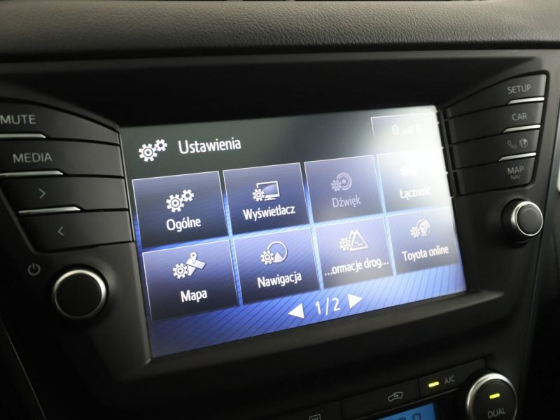 Toyota Avensis Executive automat skóra panorama navi grzane fotele tempomat hak LED k III (2009-)