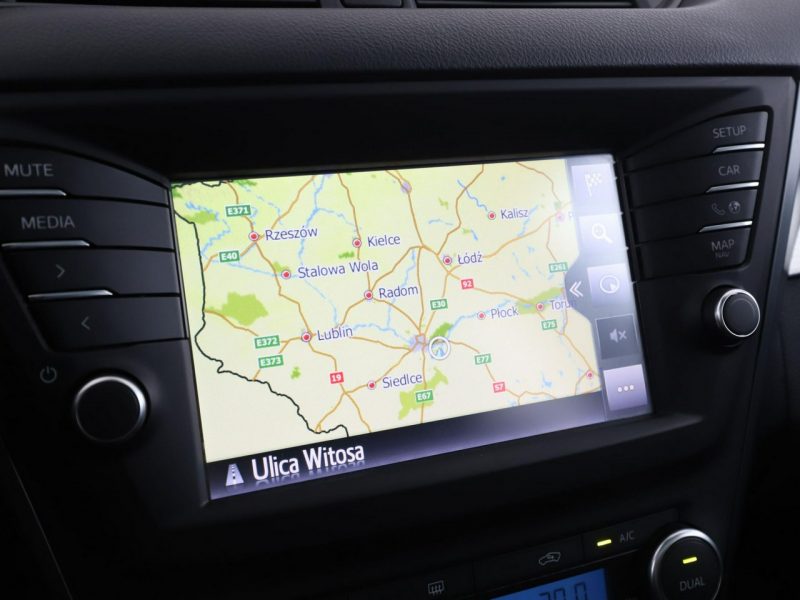 Toyota Avensis Executive automat skóra panorama navi grzane fotele tempomat hak LED k III (2009-)