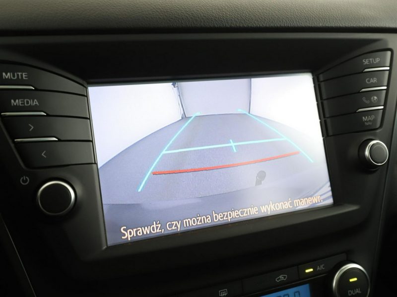 Toyota Avensis Executive automat skóra panorama navi grzane fotele tempomat hak LED k III (2009-)