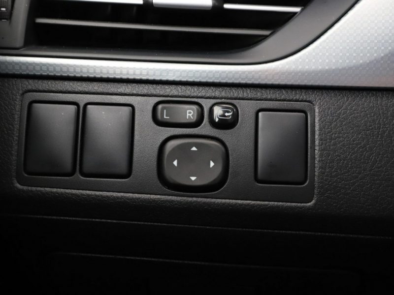 Toyota Avensis Executive automat skóra panorama navi grzane fotele tempomat hak LED k III (2009-)
