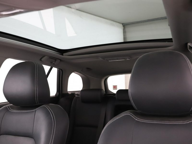 Toyota Avensis Executive automat skóra panorama navi grzane fotele tempomat hak LED k III (2009-)