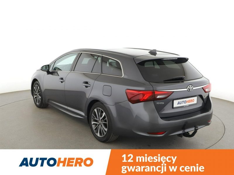 Toyota Avensis Executive automat skóra panorama navi grzane fotele tempomat hak LED k III (2009-)