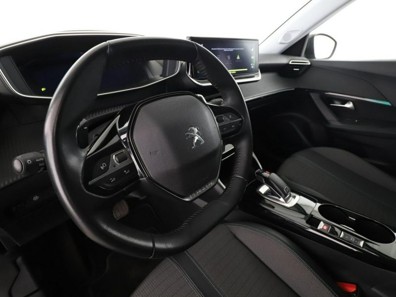 Peugeot 2008 Allure Business automat navi kamera180 tempomat LED II (2019-)