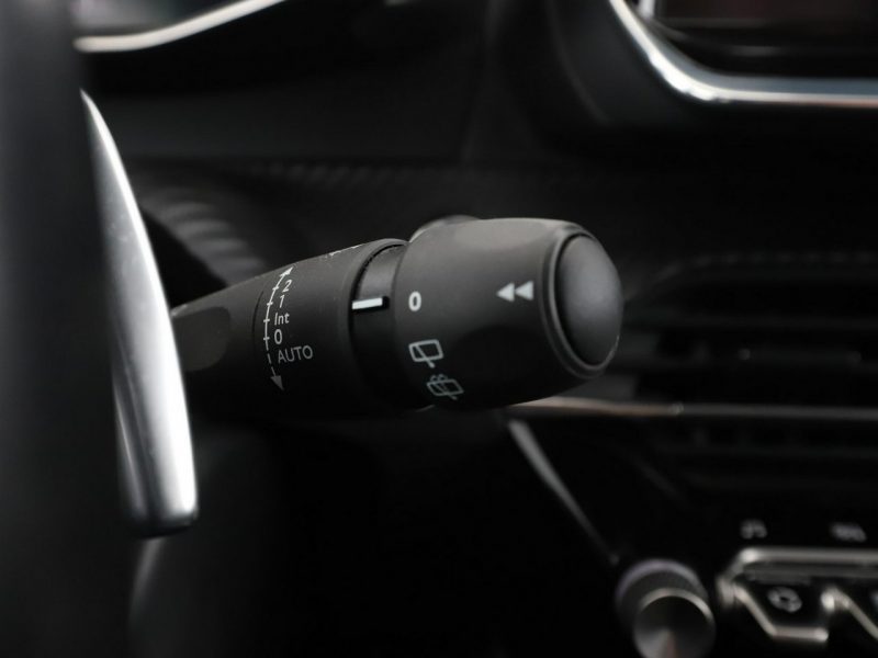 Peugeot 2008 Allure Business automat navi kamera180 tempomat LED II (2019-)