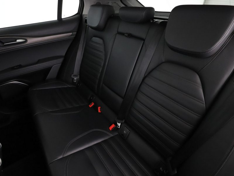 Alfa Romeo Stelvio FV23% automat 280KM 4x4 skóra navi grzane fotele kamera panorama temp