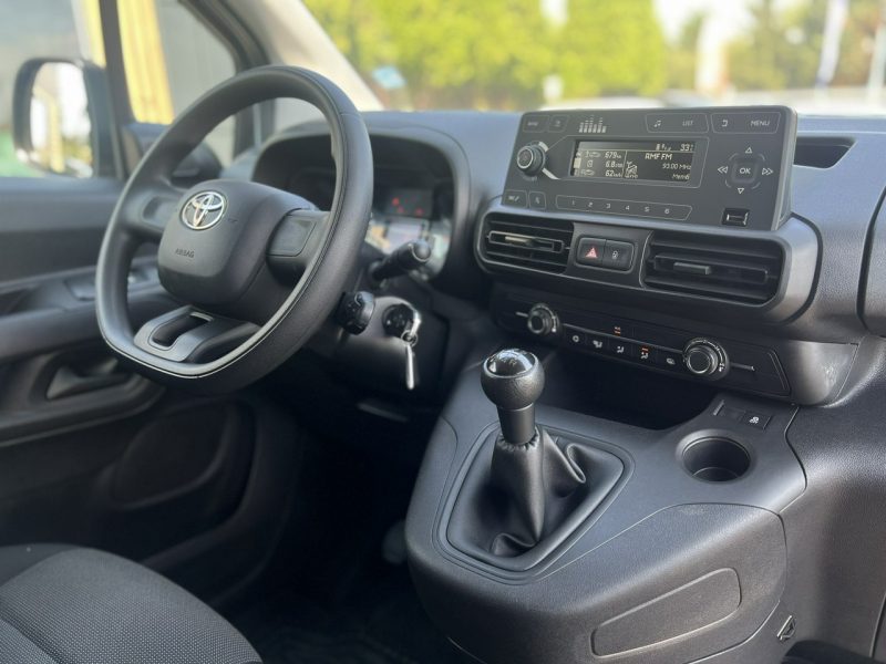 Toyota ProAce City Salon Polska Poleasingowy I właściciel Serwis ASO VAT 23% Bezwypadkowy