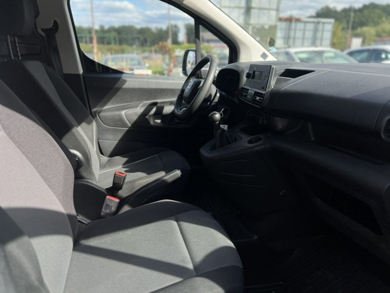 Toyota ProAce City Salon Polska Poleasingowy I właściciel Serwis ASO VAT 23% Bezwypadkowy