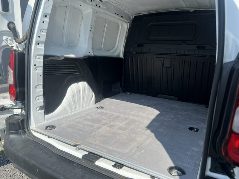 Toyota ProAce City Salon Polska Poleasingowy I właściciel Serwis ASO VAT 23% Bezwypadkowy