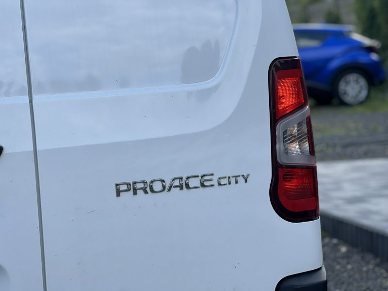 Toyota ProAce City Salon Polska Poleasingowy I właściciel Serwis ASO VAT 23% Bezwypadkowy