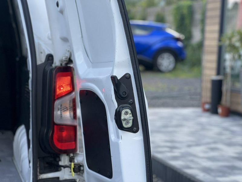 Toyota ProAce City Salon Polska Poleasingowy I właściciel Serwis ASO VAT 23% Bezwypadkowy