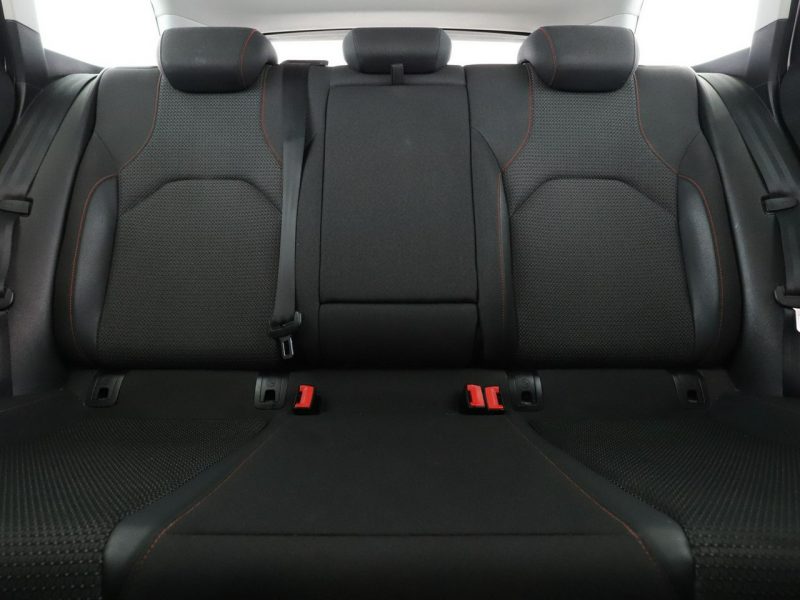 Seat Leon full LED navi półskóra grzane fotele czujniki parkowania III (2012-)