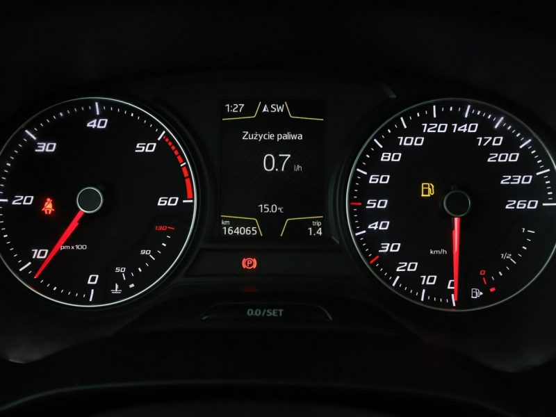 Seat Leon full LED navi półskóra grzane fotele czujniki parkowania III (2012-)