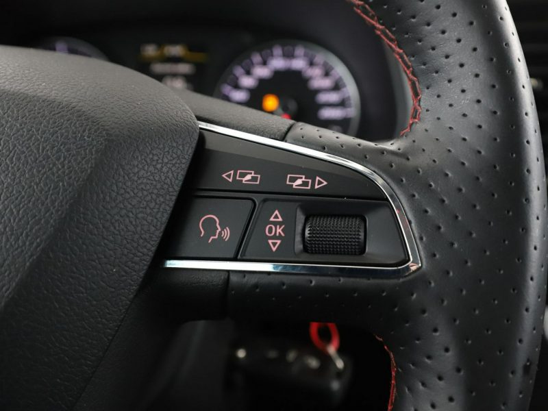Seat Leon full LED navi półskóra grzane fotele czujniki parkowania III (2012-)