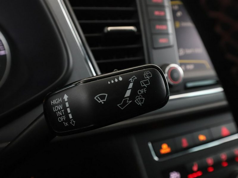 Seat Leon full LED navi półskóra grzane fotele czujniki parkowania III (2012-)