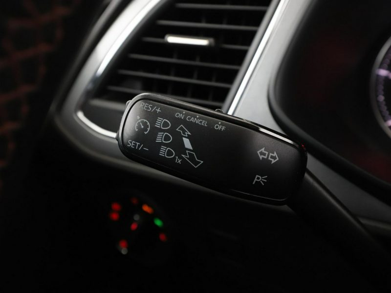 Seat Leon full LED navi półskóra grzane fotele czujniki parkowania III (2012-)