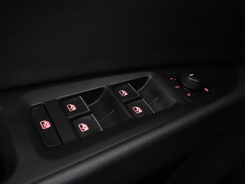 Seat Leon full LED navi półskóra grzane fotele czujniki parkowania III (2012-)