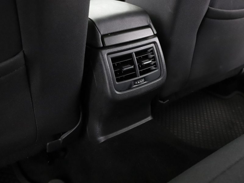 Seat Leon full LED navi półskóra grzane fotele czujniki parkowania III (2012-)
