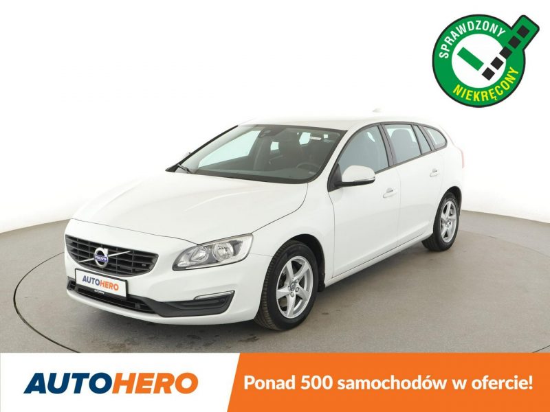 Volvo V60 automat klima auto navi grzane fotele i czujniki parkowania I (2010-2018)