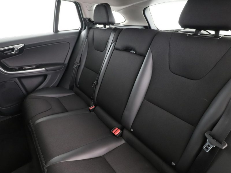 Volvo V60 automat klima auto navi grzane fotele i czujniki parkowania I (2010-2018)