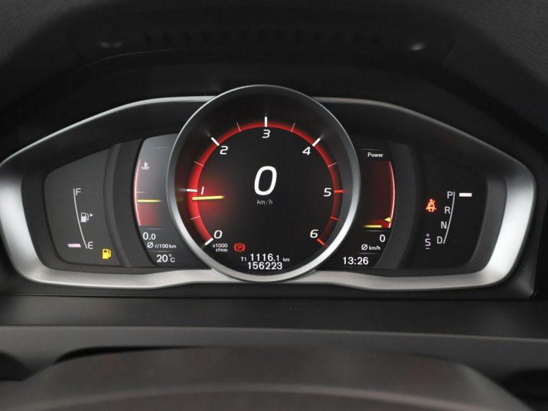 Volvo V60 automat klima auto navi grzane fotele i czujniki parkowania I (2010-2018)
