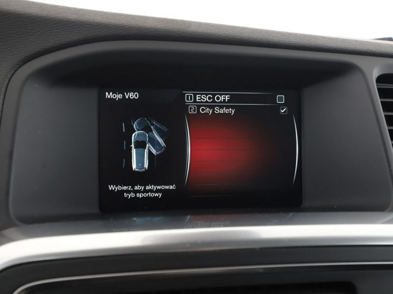 Volvo V60 automat klima auto navi grzane fotele i czujniki parkowania I (2010-2018)