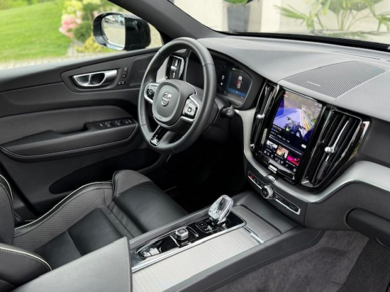 Volvo XC 60 R- DESIGN, AWD, SZYBER DACH, NOWE AUTO, GWARANCJA! II (2017-)