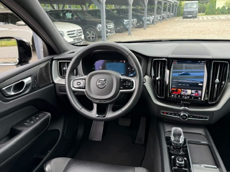Volvo XC 60 R- DESIGN, AWD, SZYBER DACH, NOWE AUTO, GWARANCJA! II (2017-)
