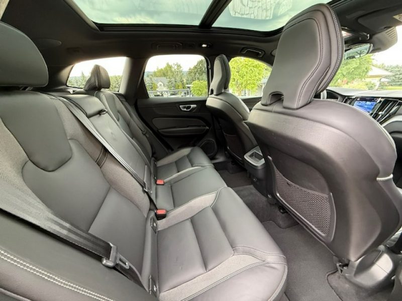 Volvo XC 60 R- DESIGN, AWD, SZYBER DACH, NOWE AUTO, GWARANCJA! II (2017-)
