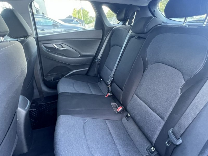 Hyundai i30 1.5DPI 110KM Comfort+Pakiet Zimowy Kamera Tył Salon Polska 1wł. FV23% III (2017-)