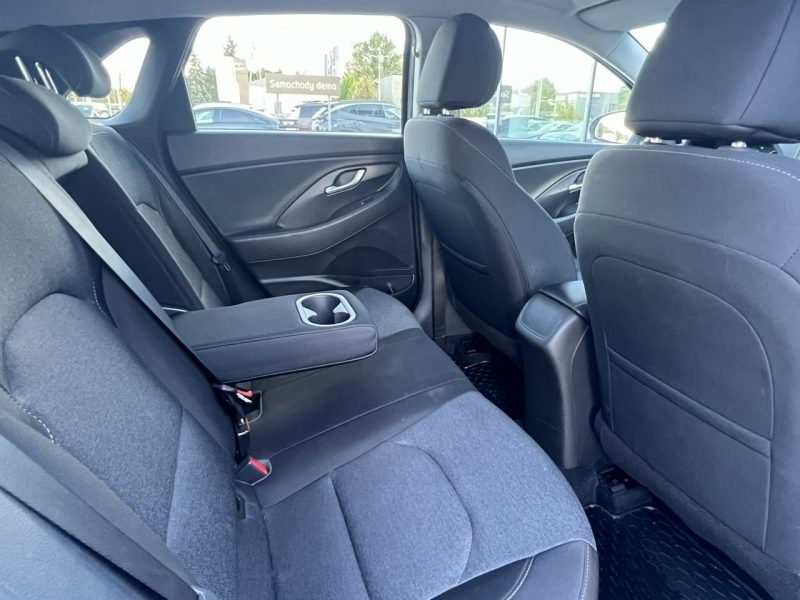 Hyundai i30 1.5DPI 110KM Comfort+Pakiet Zimowy Kamera Tył Salon Polska 1wł. FV23% III (2017-)