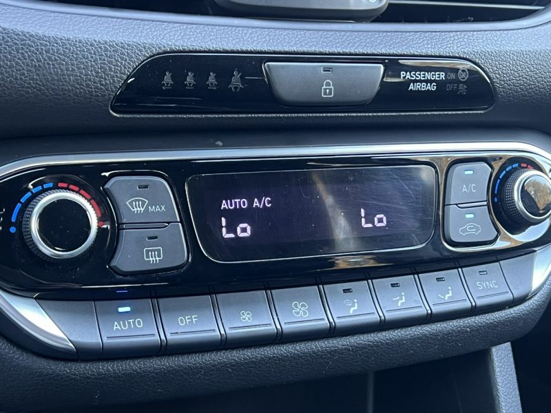 Hyundai i30 1.5DPI 110KM Comfort+Pakiet Zimowy Kamera Tył Salon Polska 1wł. FV23% III (2017-)
