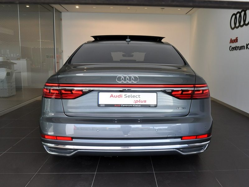 Audi A8 60TFSIe Quattro LANG MatrixHD B&O Kamery360 OśSkrętna TempomatACC TV D5 (2017-)