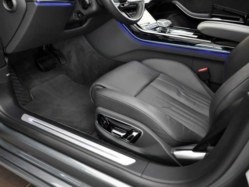 Audi A8 60TFSIe Quattro LANG MatrixHD B&O Kamery360 OśSkrętna TempomatACC TV D5 (2017-)