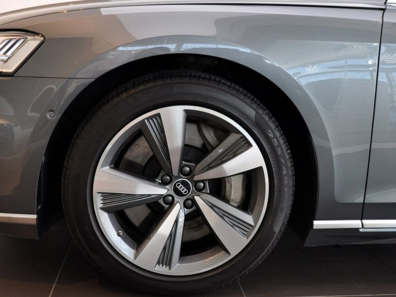 Audi A8 60TFSIe Quattro LANG MatrixHD B&O Kamery360 OśSkrętna TempomatACC TV D5 (2017-)