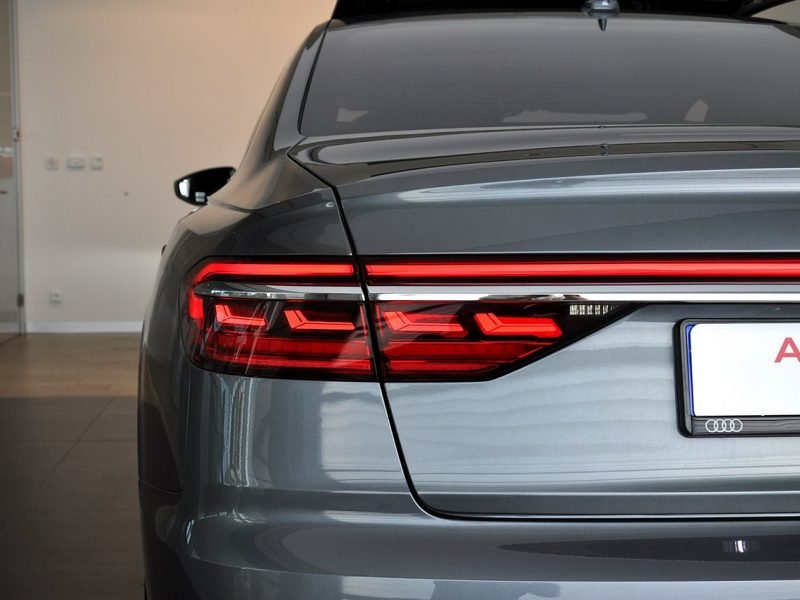 Audi A8 60TFSIe Quattro LANG MatrixHD B&O Kamery360 OśSkrętna TempomatACC TV D5 (2017-)