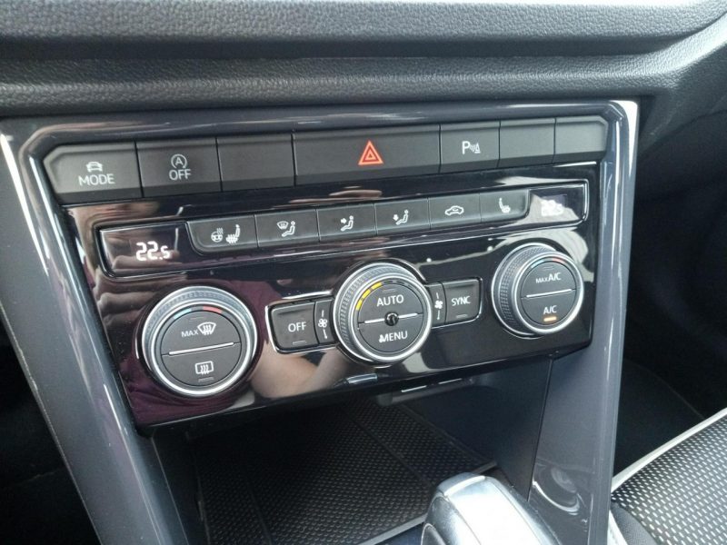 Volkswagen T-Roc 1.5TSI 150KM DSG Premium Kamera Czujniki KeyLess SalonPL Gwar. Dealer